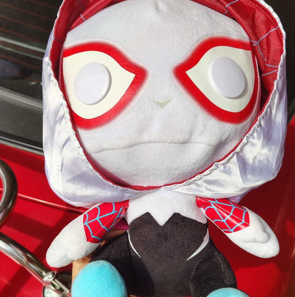 - FUNKO MARVEL AVENGERS SPIDER GWEN PLUSH LN NOT PLAYED WITH